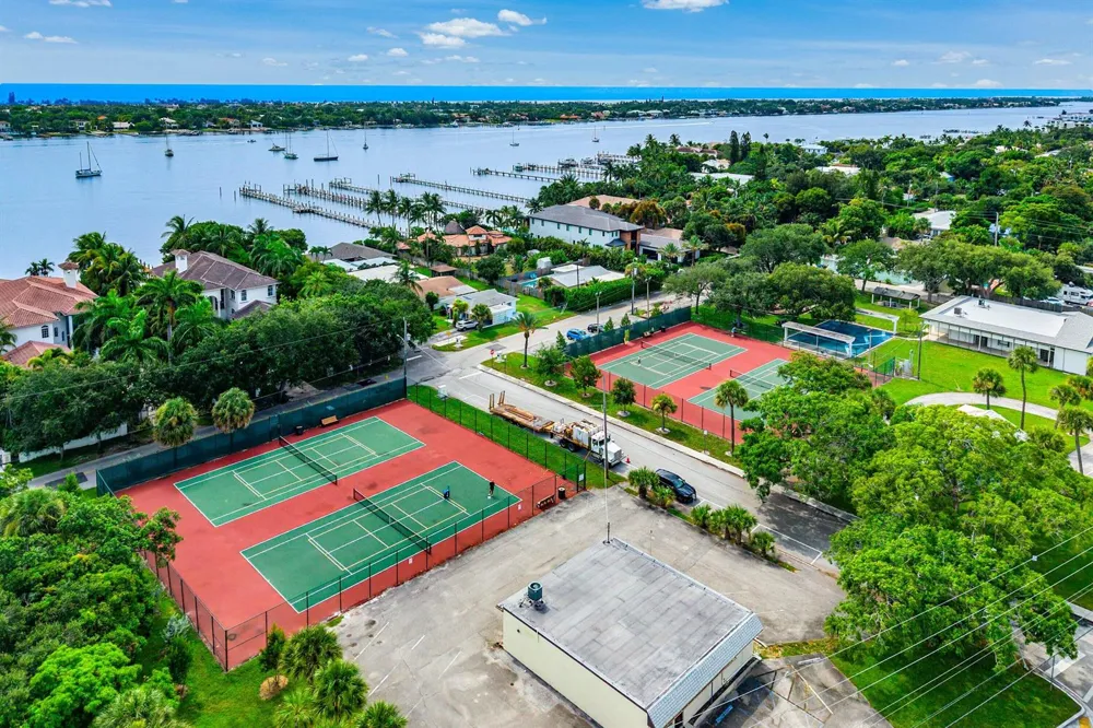122 Euclid Boulevard Lantana, FL 33462
