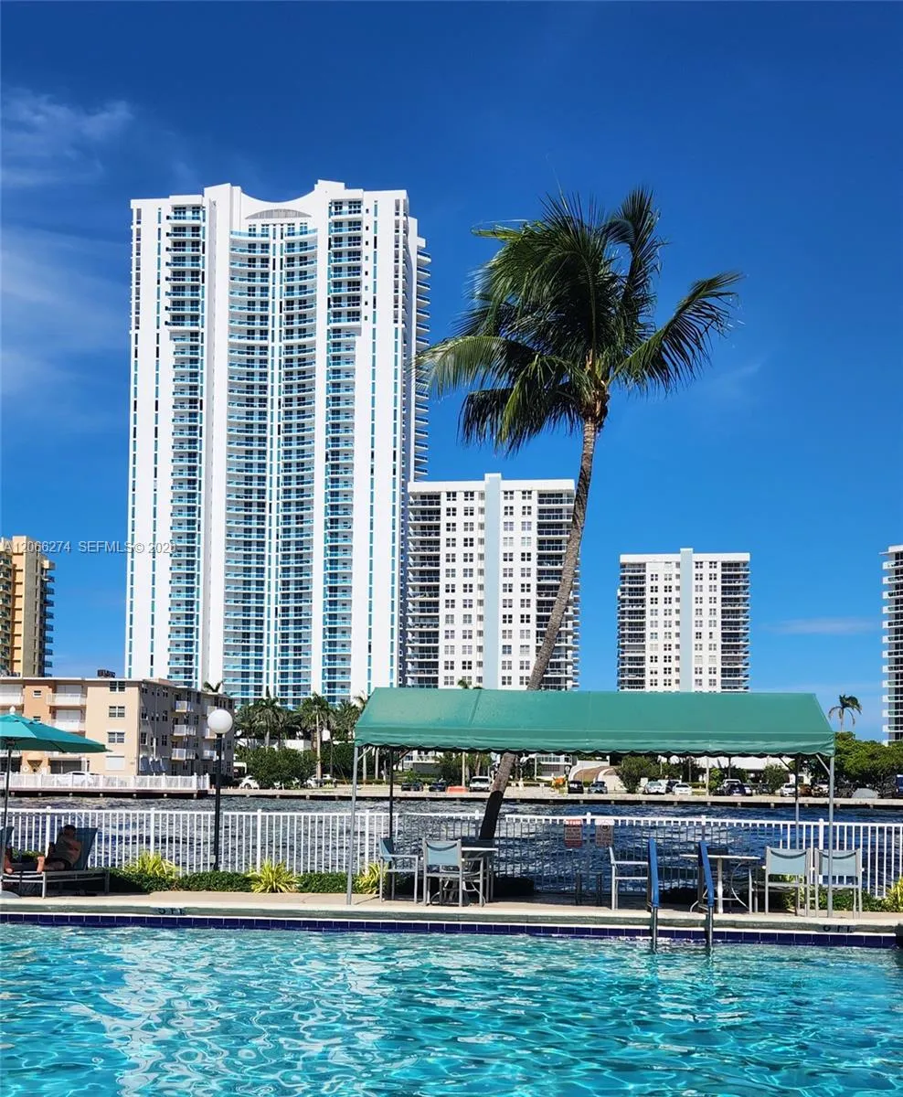 1000 Parkview Dr #1026 Hallandale Beach, FL 33009