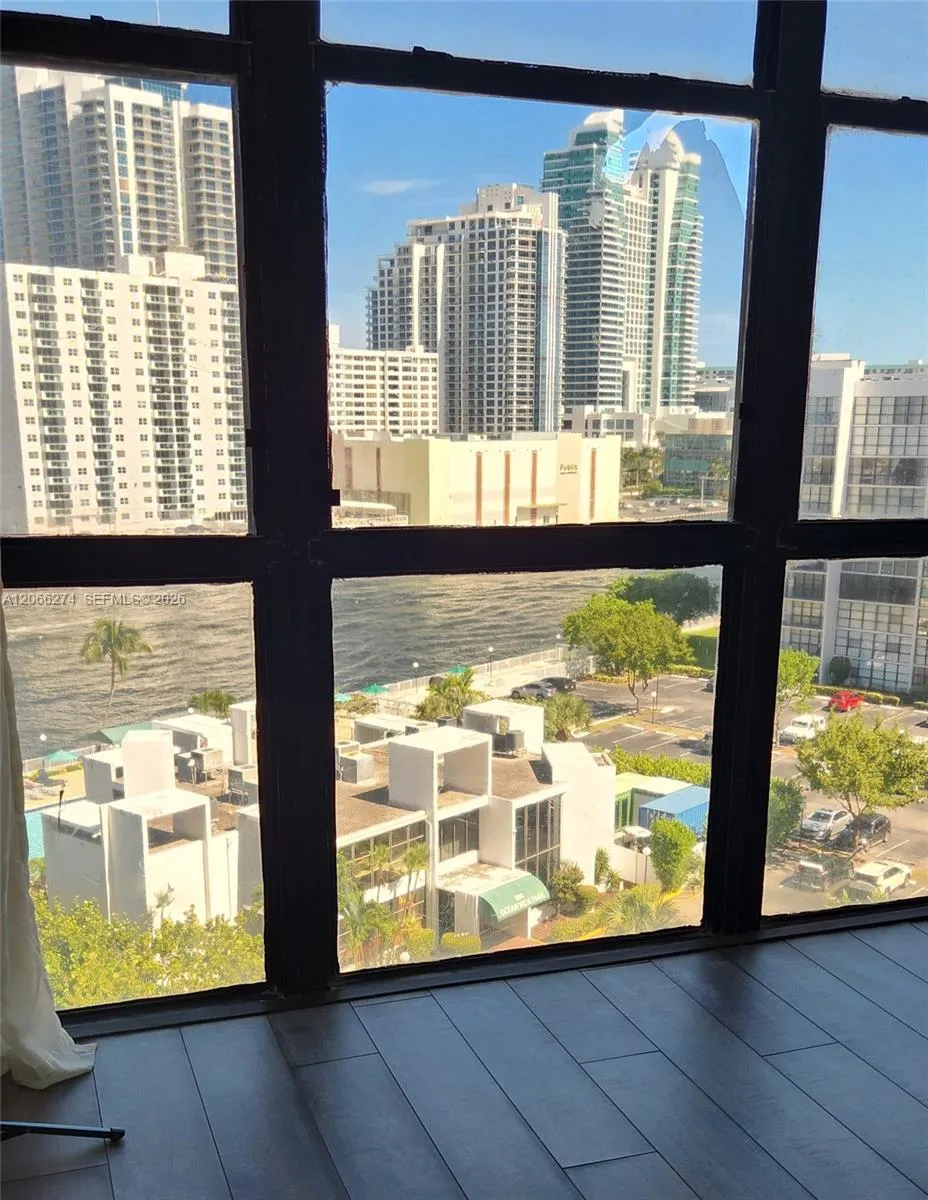 1000 Parkview Dr #1026 Hallandale Beach, FL 33009