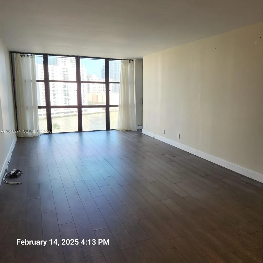 1000 Parkview Dr #1026 Hallandale Beach, FL 33009