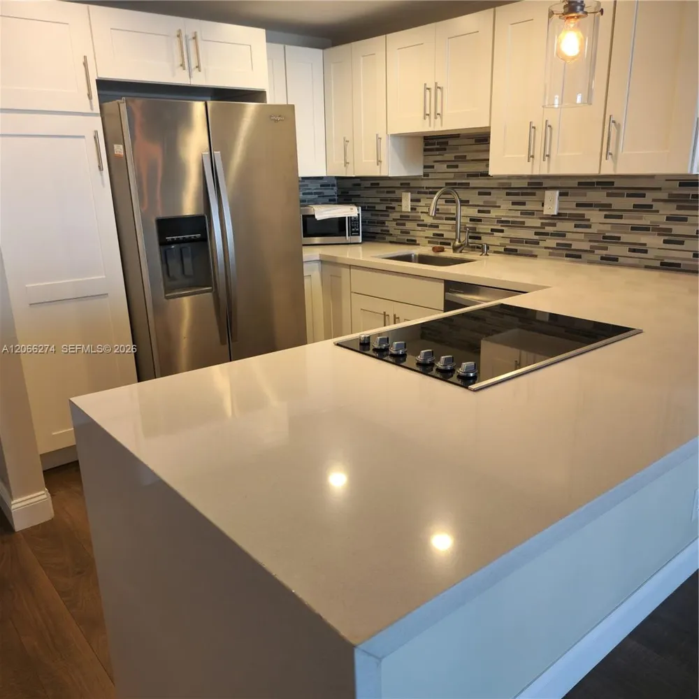 1000 Parkview Dr #1026 Hallandale Beach, FL 33009