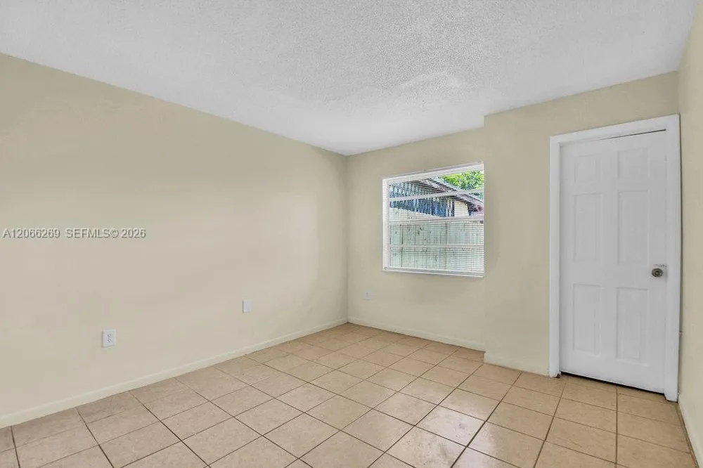 18947 NW 45th Ave #1 Miami Gardens, FL 33055