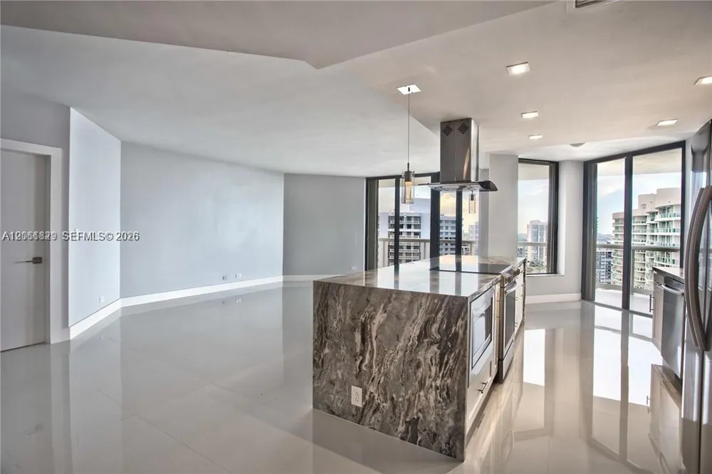 20191 E Country Club Dr #2703 Aventura, FL 33180