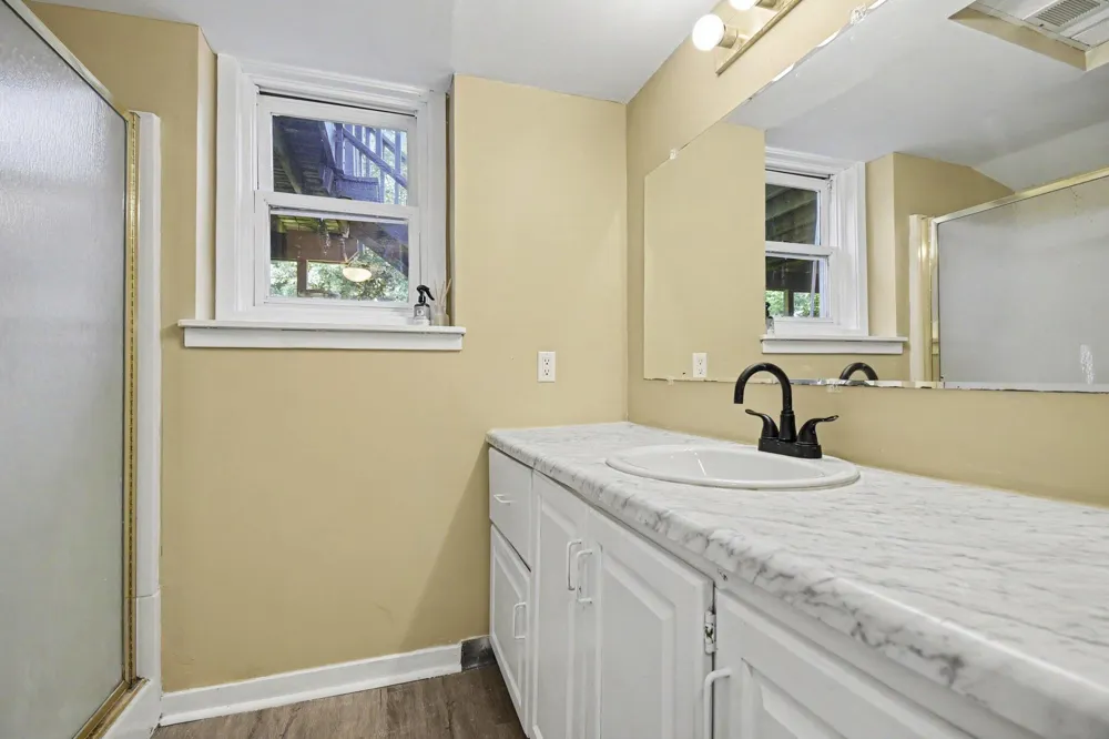 2250 Yorktown Drive SE Kentwood City, MI 49508