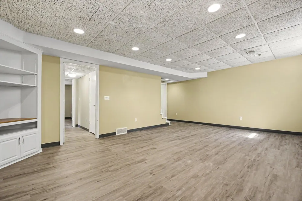 2250 Yorktown Drive SE Kentwood City, MI 49508