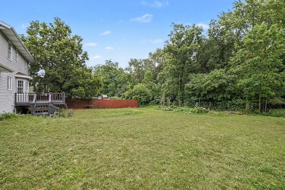 2250 Yorktown Drive SE Kentwood City, MI 49508