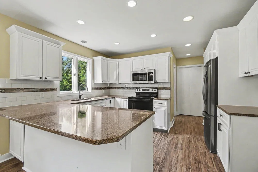 2250 Yorktown Drive SE Kentwood City, MI 49508