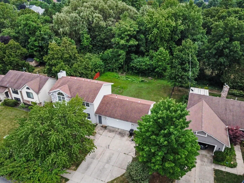 2250 Yorktown Drive SE Kentwood City, MI 49508