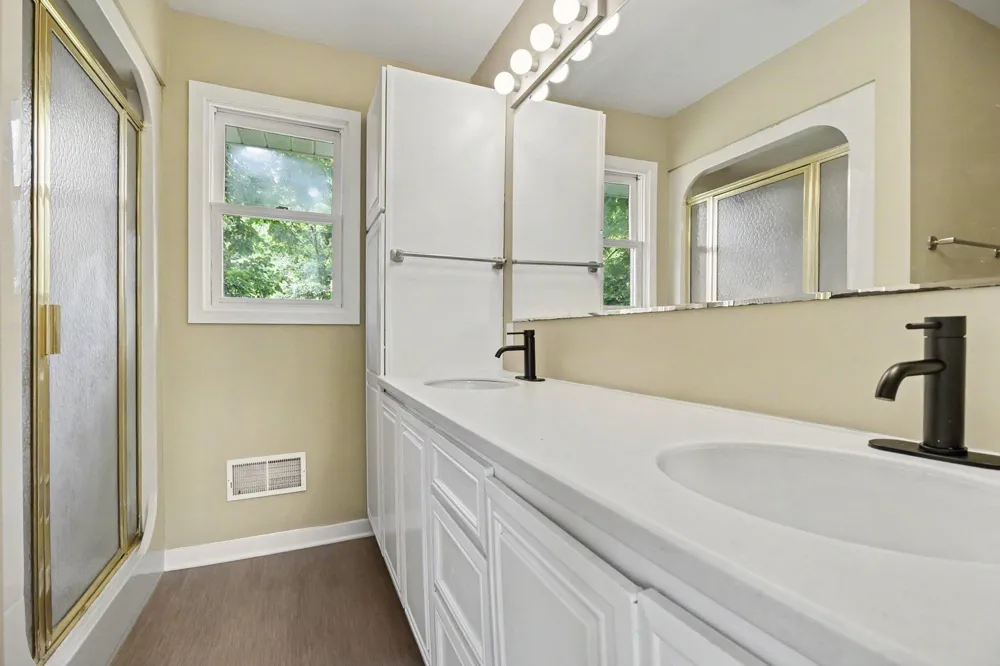 2250 Yorktown Drive SE Kentwood City, MI 49508