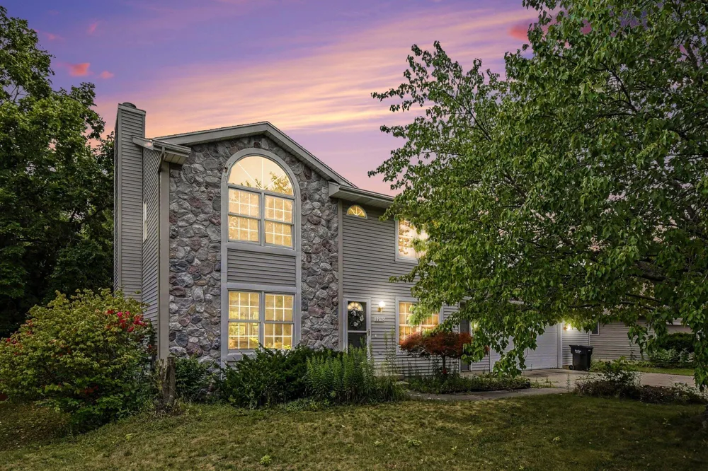 2250 Yorktown Drive SE Kentwood City, MI 49508