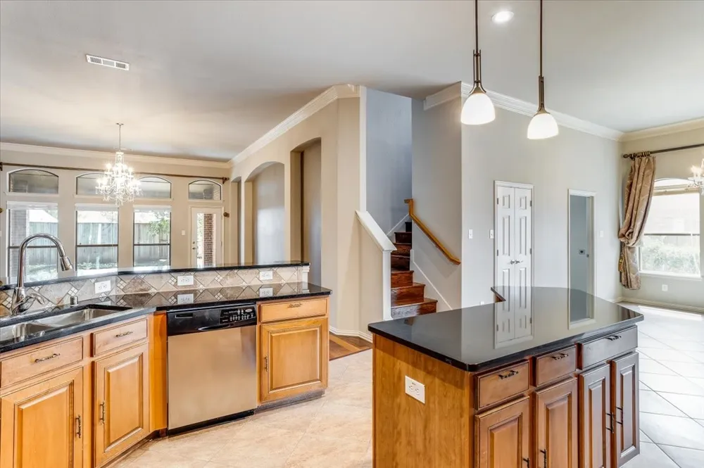 626 Waters Edge Way Murphy, TX 75094