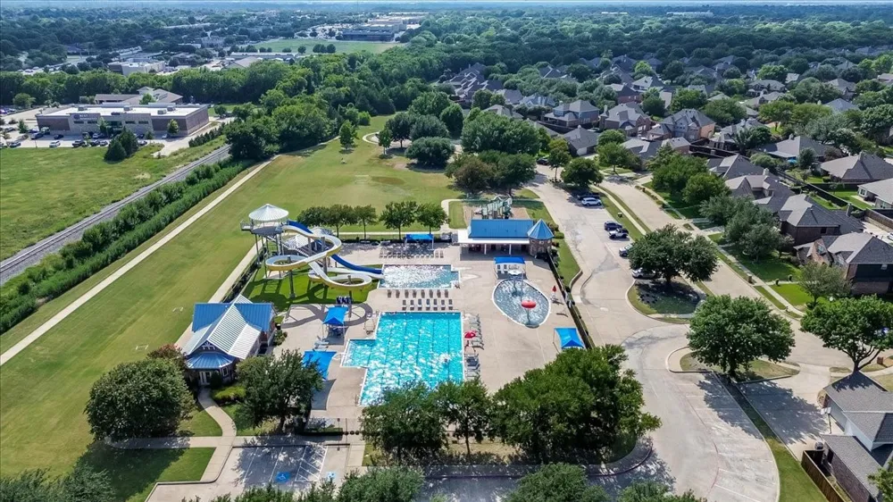 626 Waters Edge Way Murphy, TX 75094