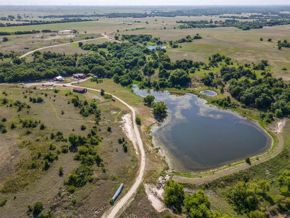 9752 County Road 341 Forestburg, TX 76239