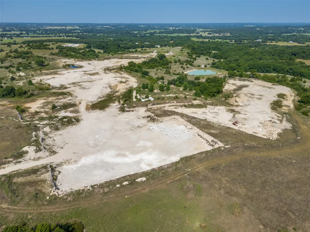 9752 County Road 341 Forestburg, TX 76239