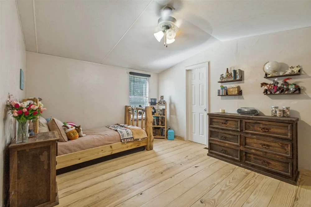 9752 County Road 341 Forestburg, TX 76239