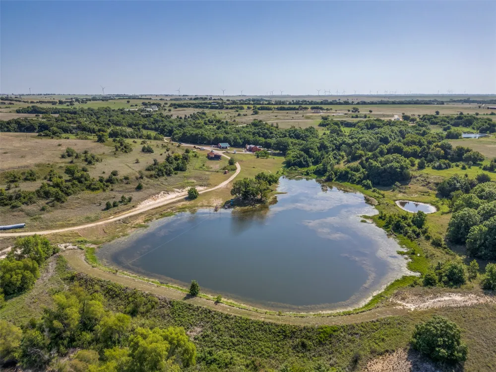 9752 County Road 341 Forestburg, TX 76239