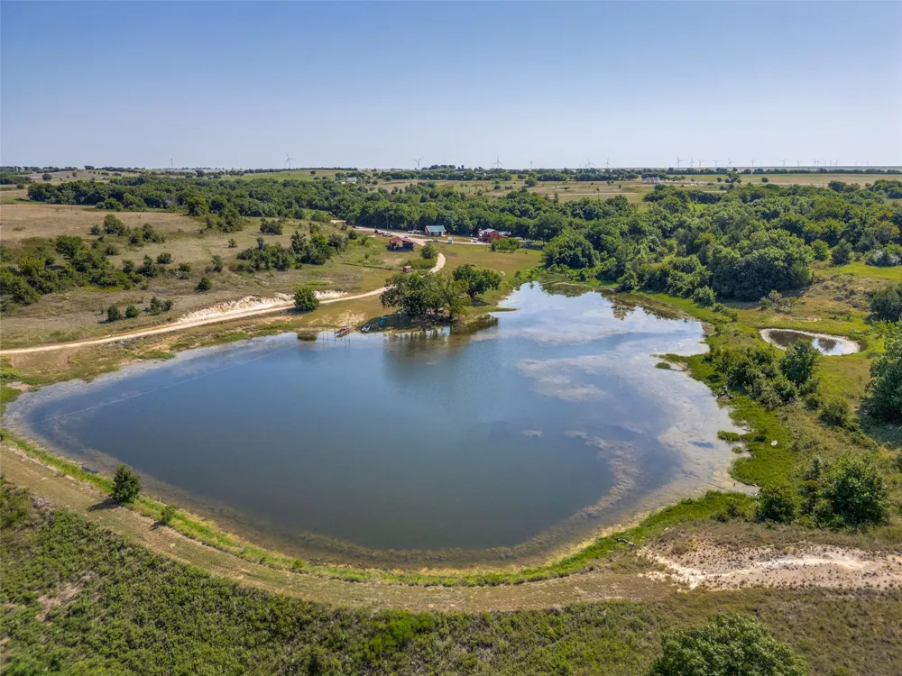 9752 County Road 341 Forestburg, TX 76239