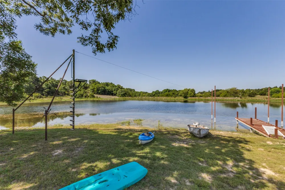 9752 County Road 341 Forestburg, TX 76239