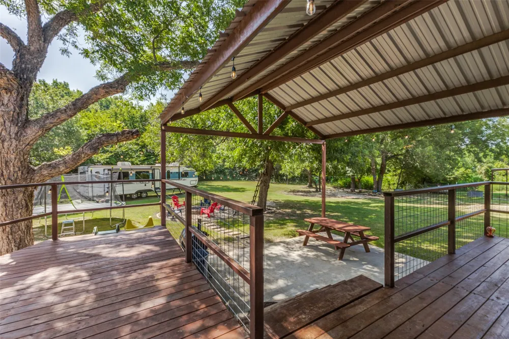 9752 County Road 341 Forestburg, TX 76239