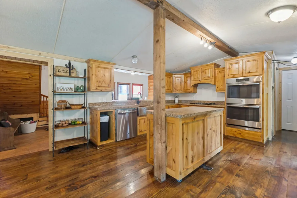 9752 County Road 341 Forestburg, TX 76239