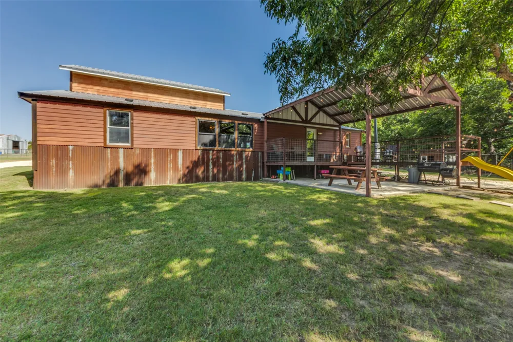 9752 County Road 341 Forestburg, TX 76239