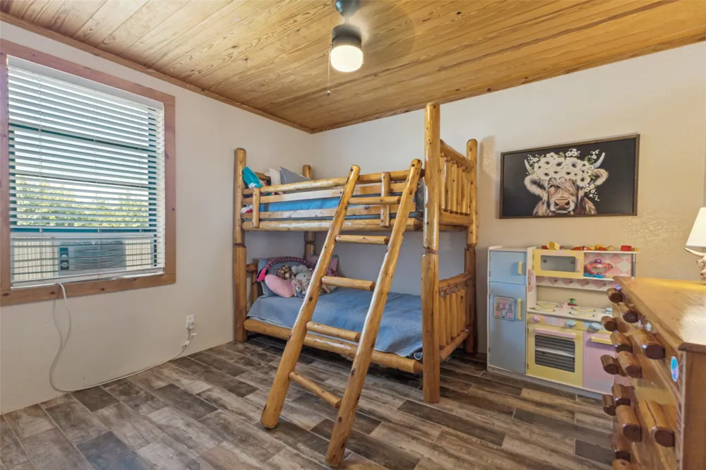 9752 County Road 341 Forestburg, TX 76239