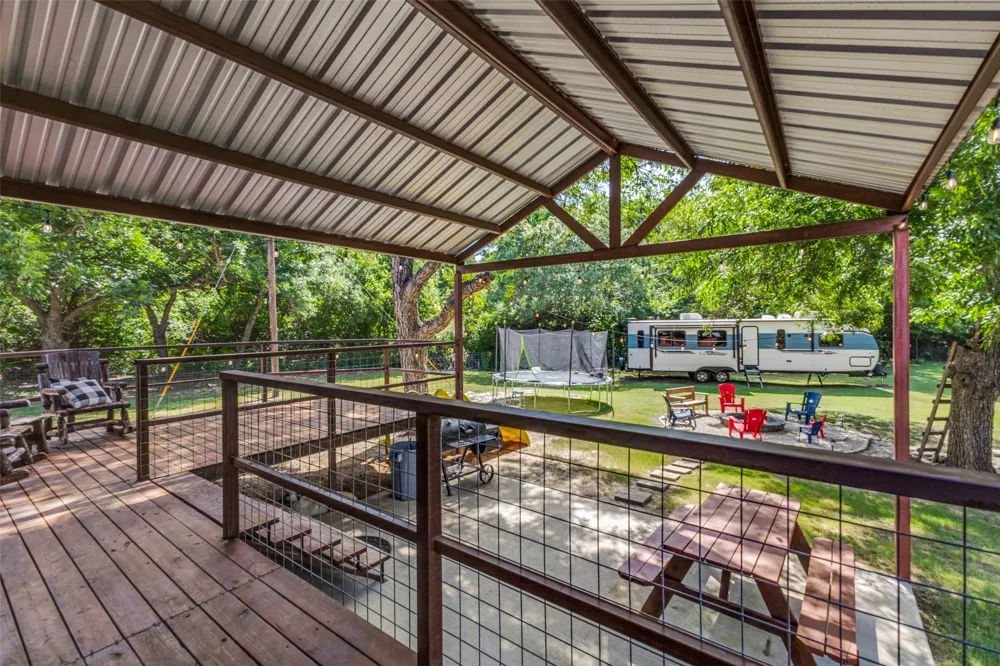 9752 County Road 341 Forestburg, TX 76239