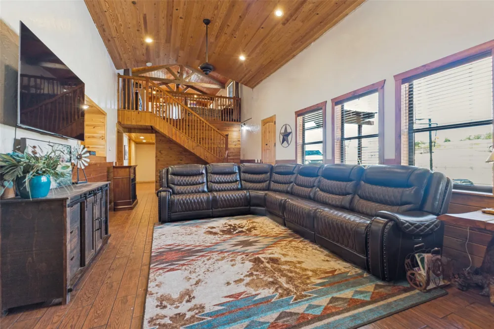 9752 County Road 341 Forestburg, TX 76239