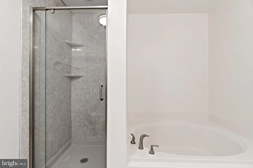 6601 THACKWELL WAY #3-I Alexandria, VA 22315