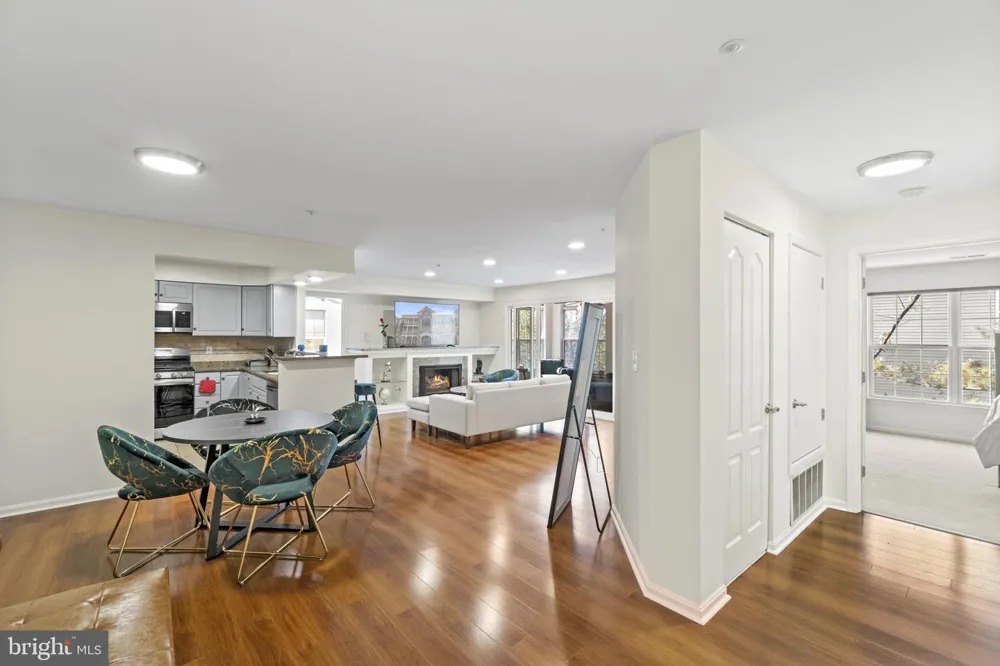 6601 THACKWELL WAY #3-I Alexandria, VA 22315
