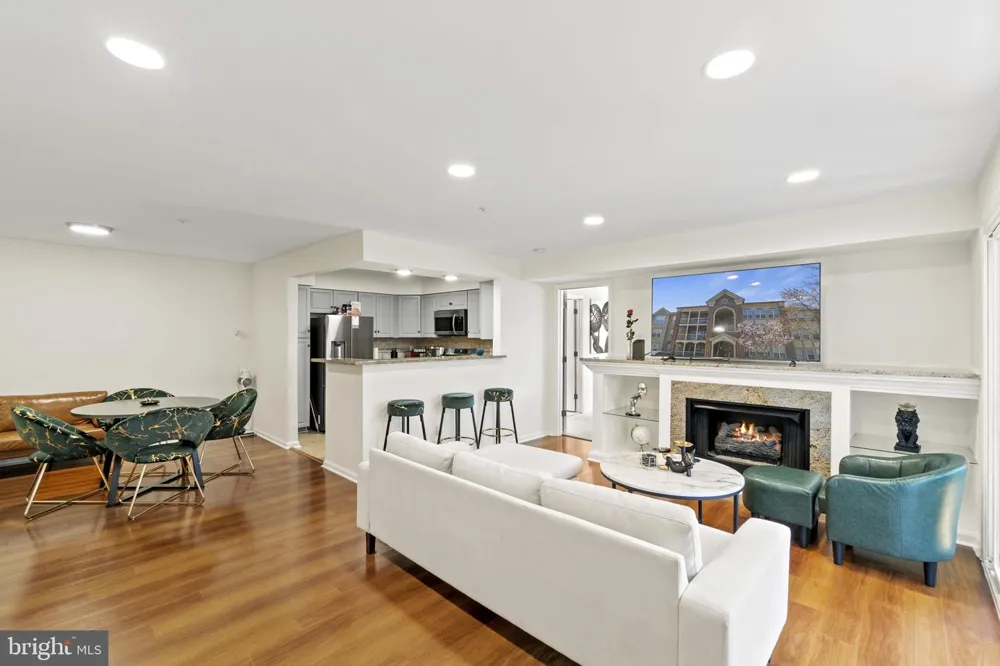 6601 THACKWELL WAY #3-I Alexandria, VA 22315