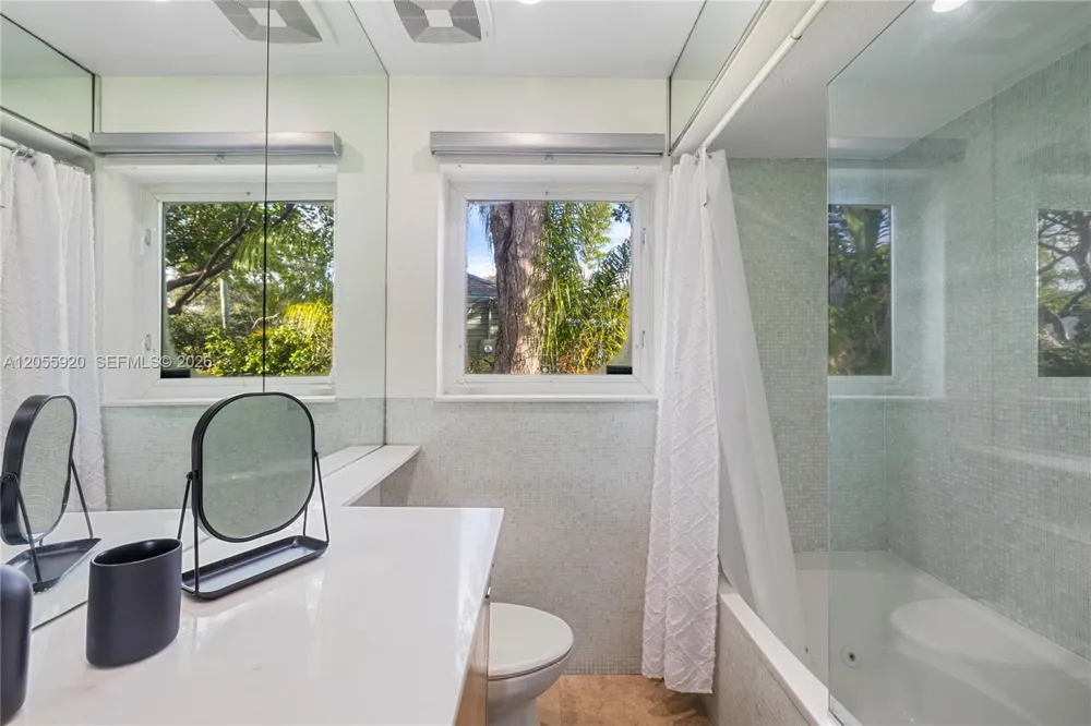11403 NE 8th Ave Biscayne Park, FL 33161