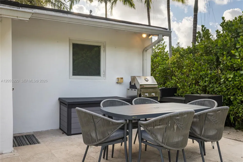 11403 NE 8th Ave Biscayne Park, FL 33161