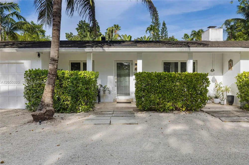11403 NE 8th Ave Biscayne Park, FL 33161
