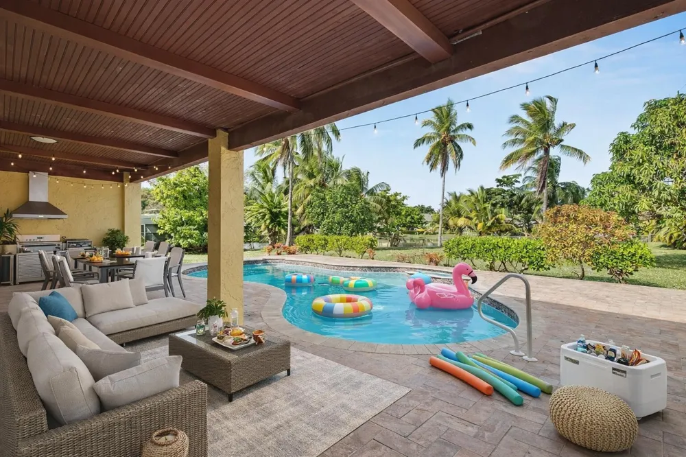8619 SW 51st Street Cooper City, FL 33328
