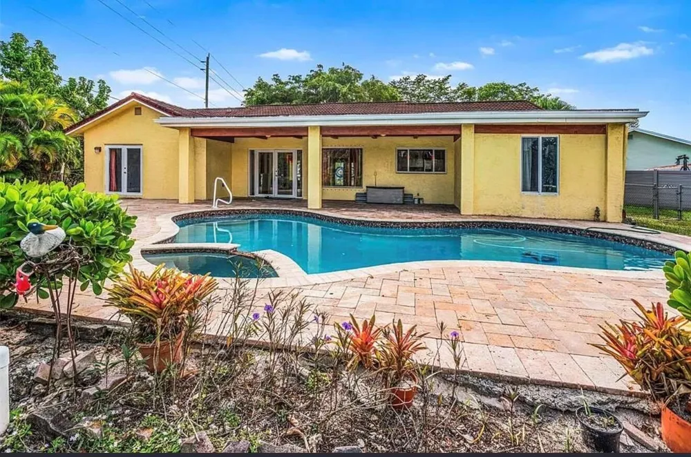 8619 SW 51st Street Cooper City, FL 33328