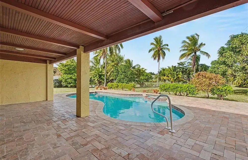 8619 SW 51st Street Cooper City, FL 33328