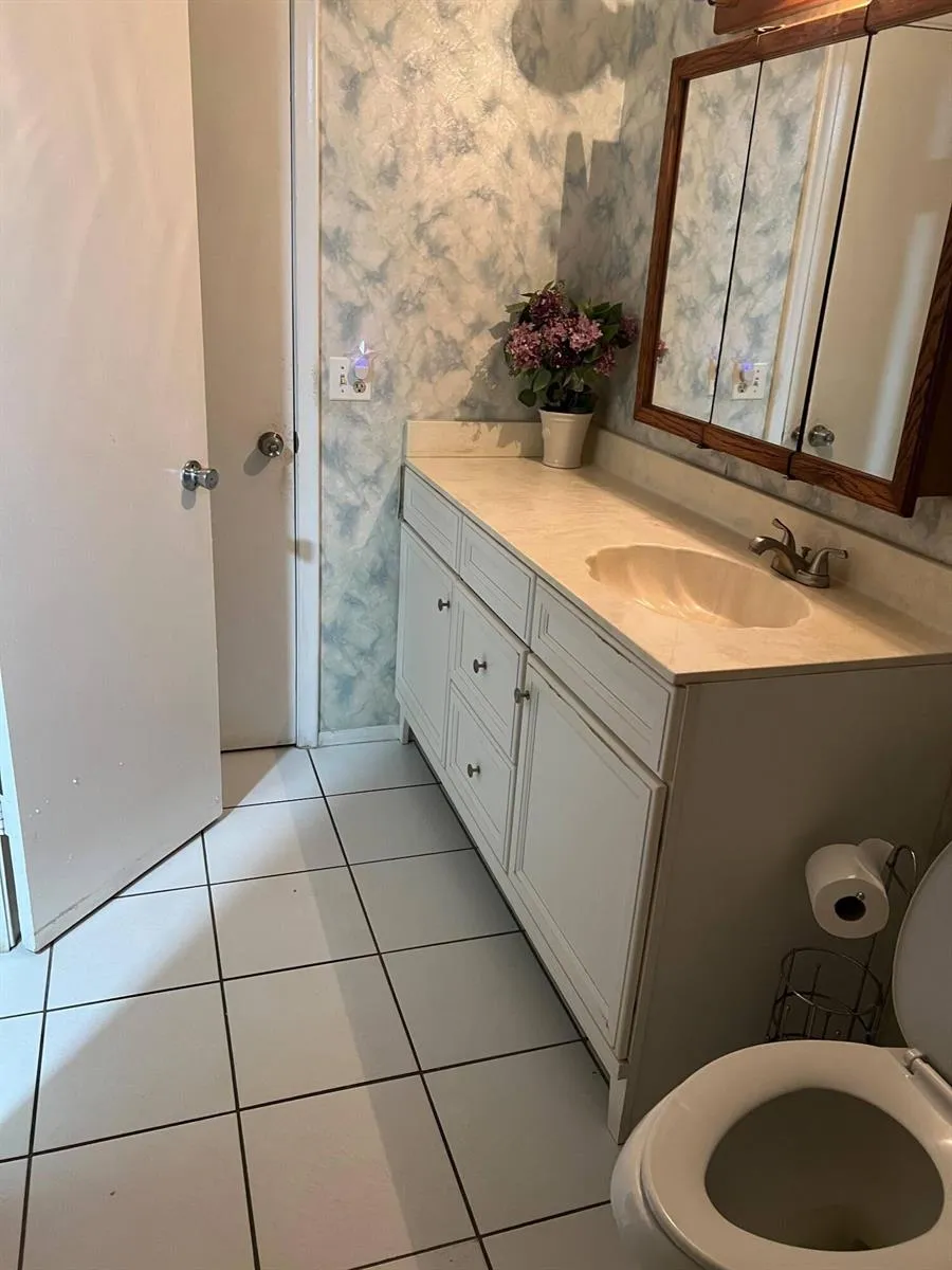 105 ROYAL PARK DRIVE #1D Oakland Park, FL 33309