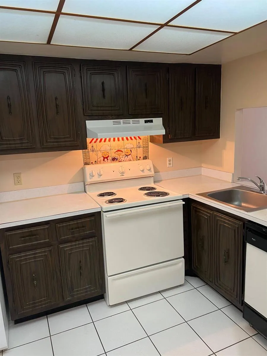 105 ROYAL PARK DRIVE #1D Oakland Park, FL 33309