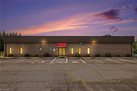 817 Meadowbrook Drive