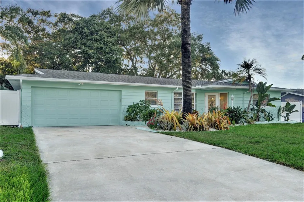 1968 SOUVENIR DRIVE Clearwater, FL 33755