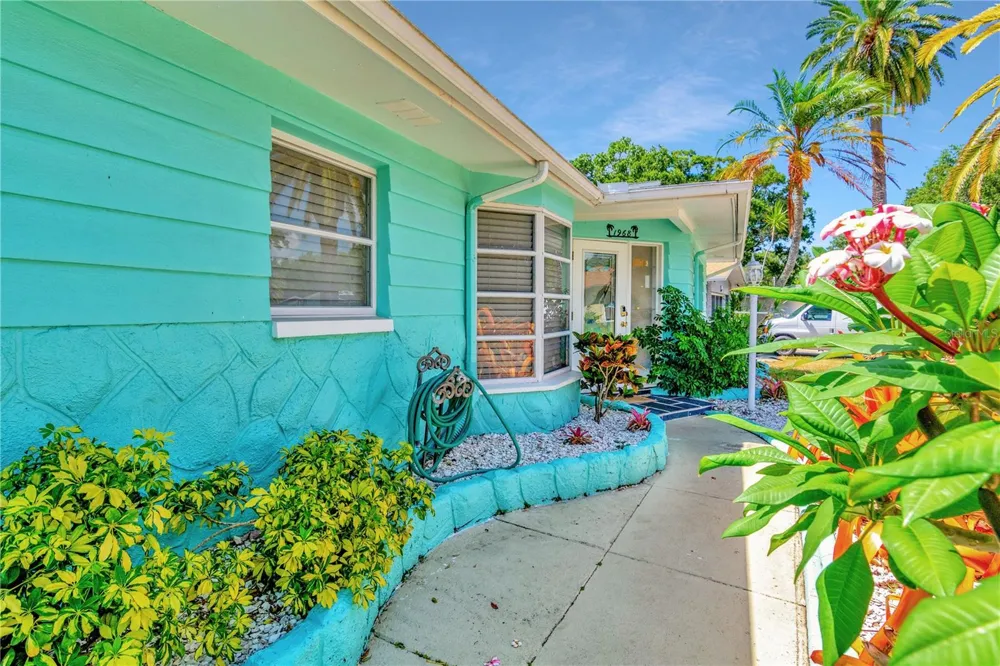 1968 SOUVENIR DRIVE Clearwater, FL 33755