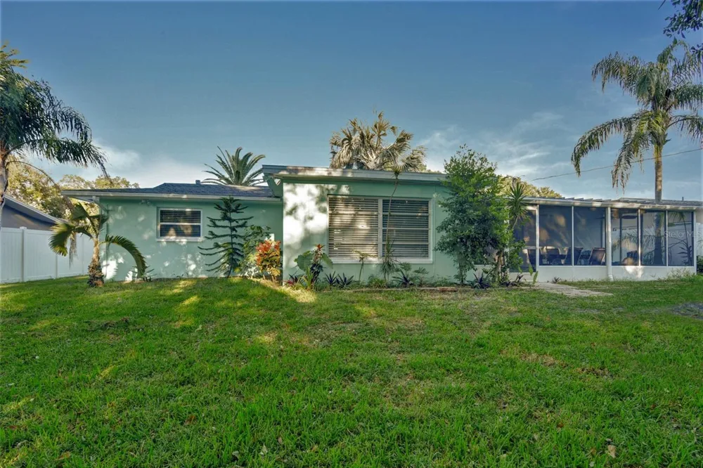 1968 SOUVENIR DRIVE Clearwater, FL 33755