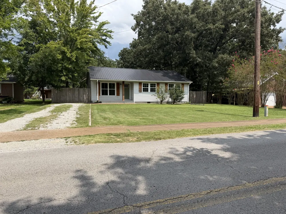 15 Forrest Ave Hohenwald, TN 38462