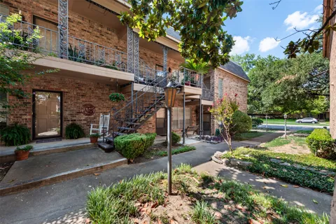 4349 Bellaire Drive S #228S