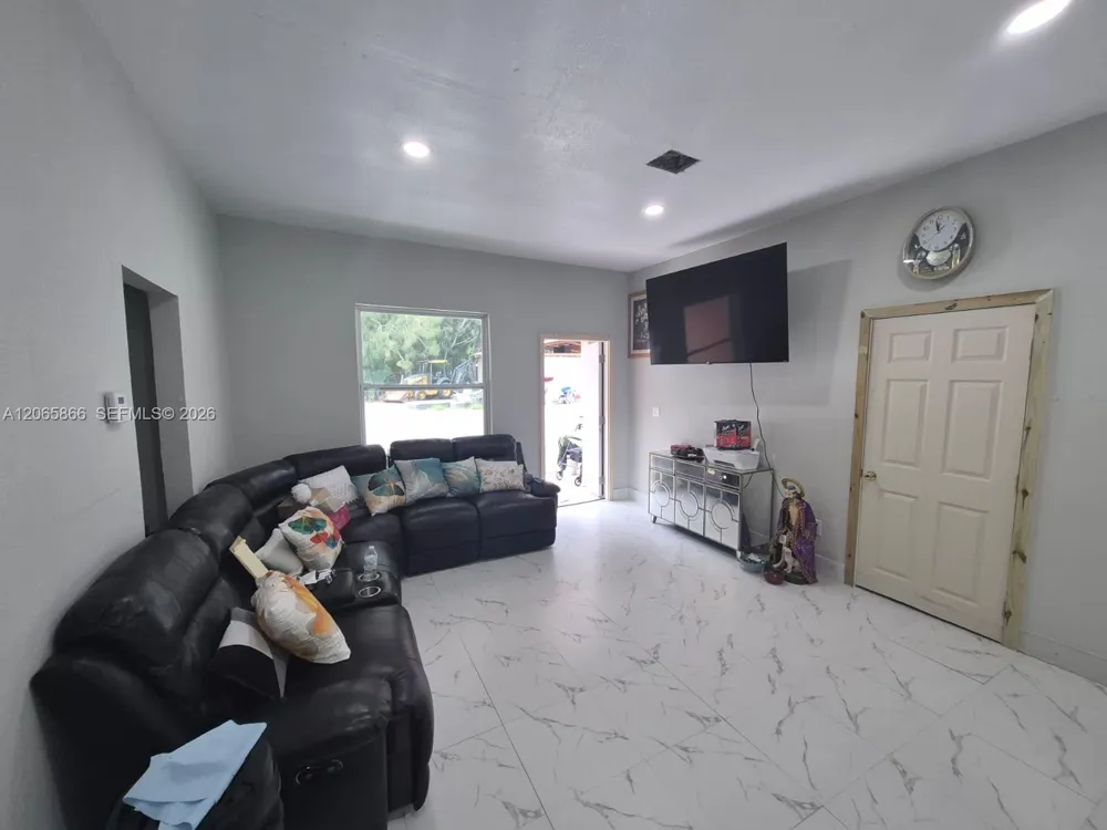 160 Granja St Clewiston, FL 33440