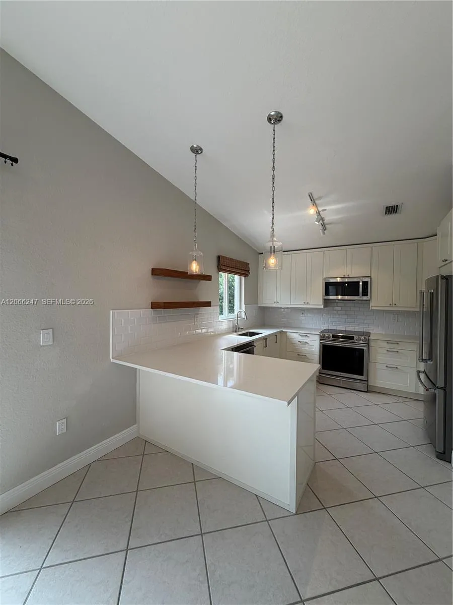 14525 NW 88 ave #14525 Miami Lakes, FL 33018