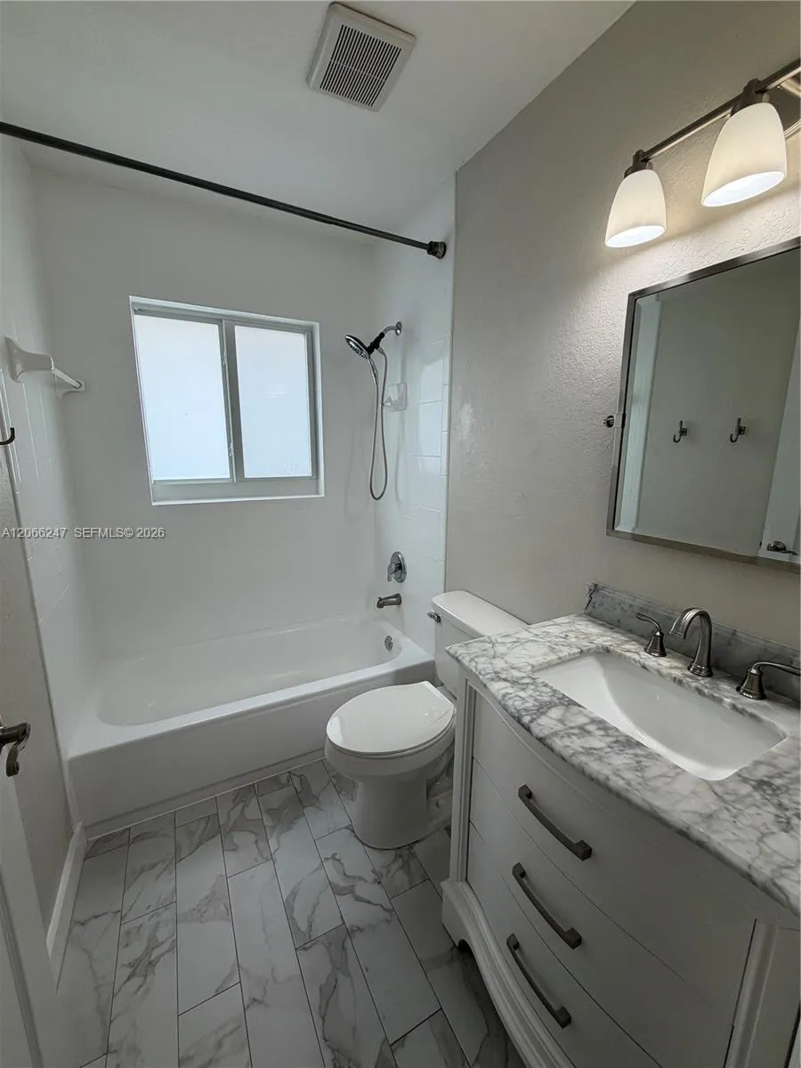 14525 NW 88 ave #14525 Miami Lakes, FL 33018