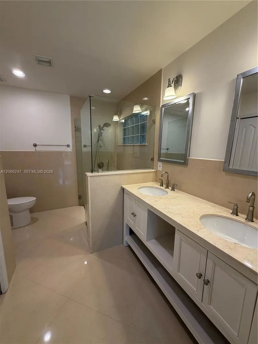 14525 NW 88 ave #14525 Miami Lakes, FL 33018