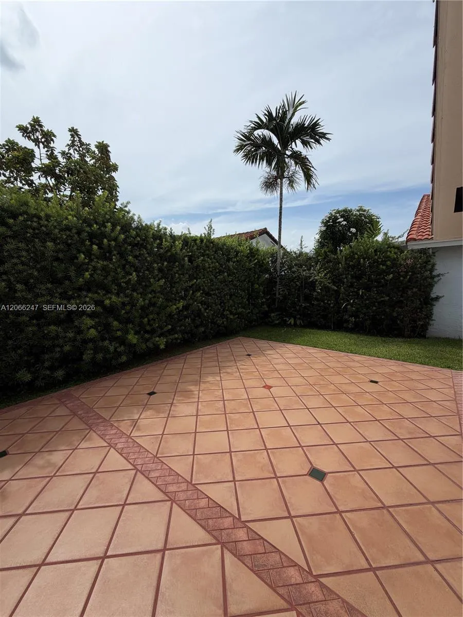 14525 NW 88 ave #14525 Miami Lakes, FL 33018